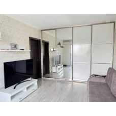 Продається затишна 1к квартира в мальовничому куточку Києва