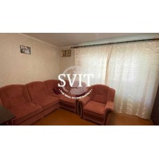 Продається трикімнатна квартира на Мікрорайоні