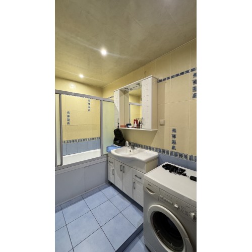 Продам 3 к.кв в центре города (рн Здоровье)