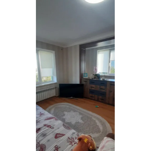 Продається 2-кімнатна квартира в центрі Чугуєва.