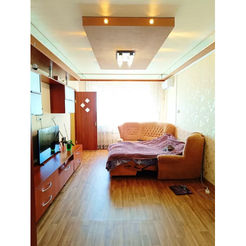 3 комн. кв-ра с ремонтом в центре Чугуева, автономное отопление