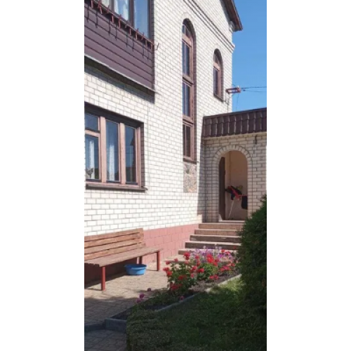 продам добротний 2х поверховий будинок з усіма зручностями в Кочетку