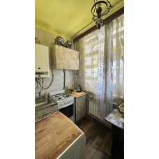 Продам 1 ккв у ЧУГУЄВІ ( центр )